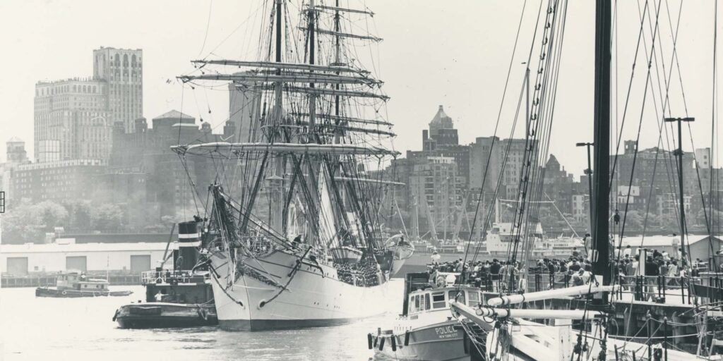 Welcome Tall Ship Danmark - South Street Seaport Museum